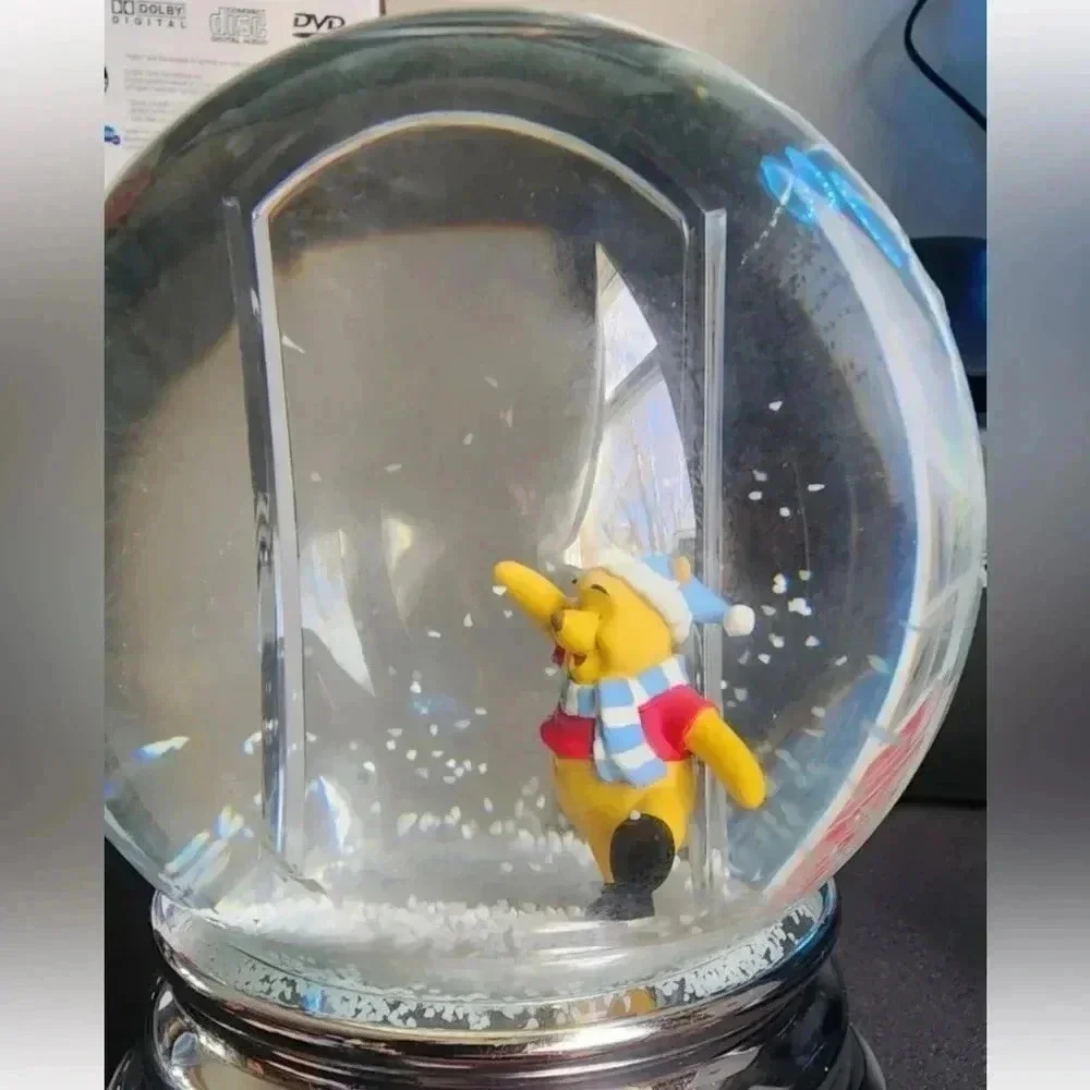 Disney Pooh Bear With Picture Frame ( RARE ) Edition Snowglobe